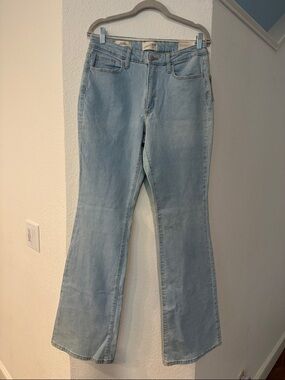 Universal Thread Light Wash Flare Jeans